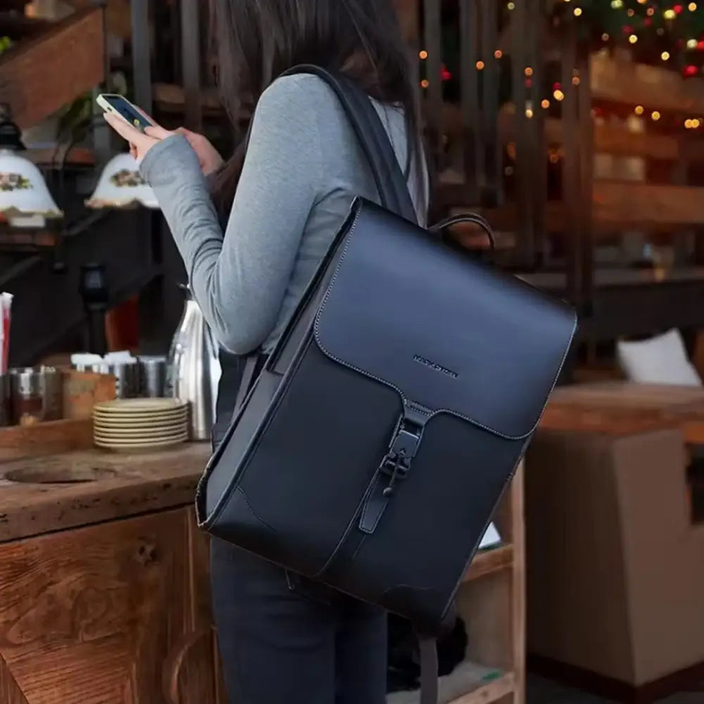 Sac à dos en cuir noir pour femme chic Parisian Ryden, cartable femme chic élégant