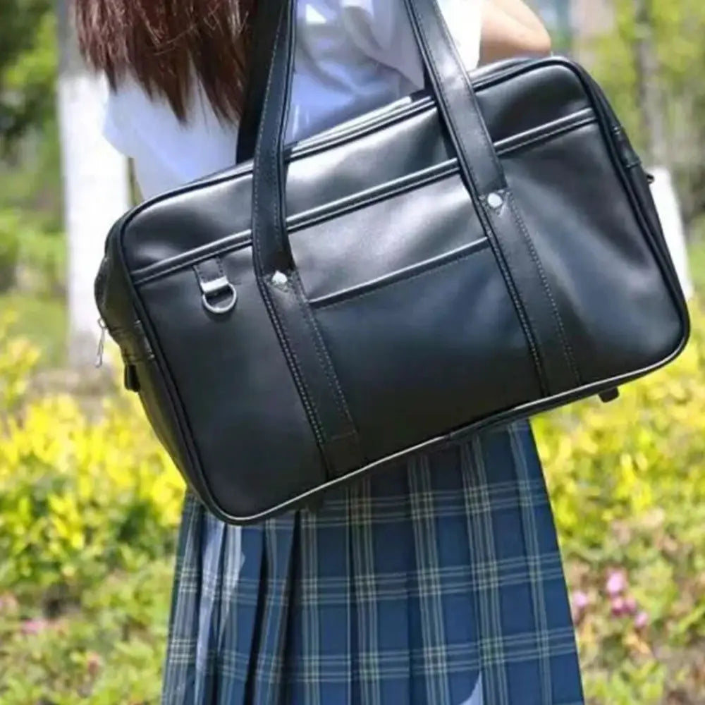 Sac à main en cuir noir pour lycée dans le Grand sac à main Campus