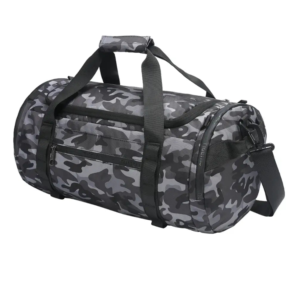 Sac de sport camouflage.