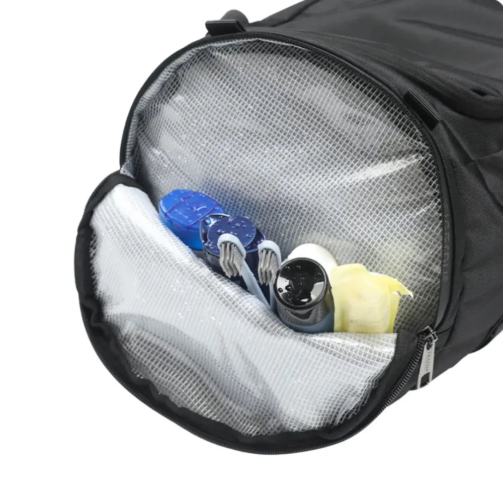 Sac de sport noir ouvert.