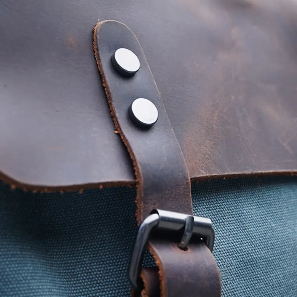Fermeture de sac à dos en cuir vintage et toile canvas pour un style élégant