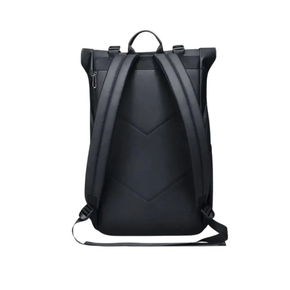 Sac à dos à roulettes noir.