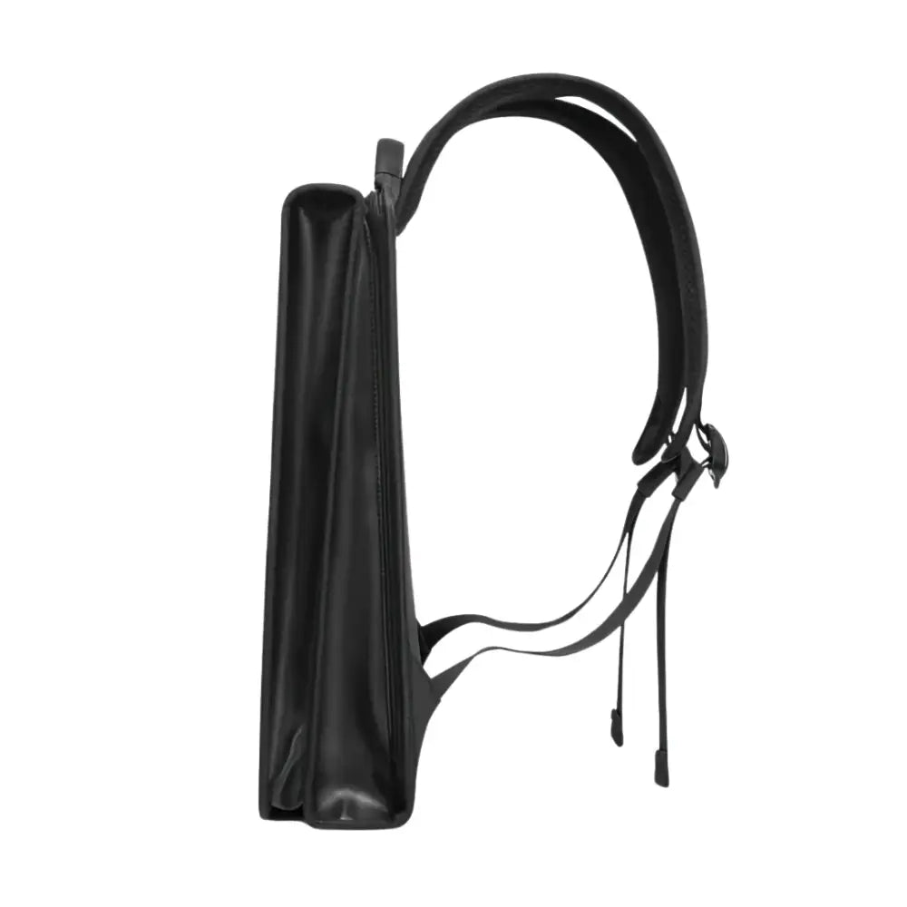 Sac à dos en cuir noir.
