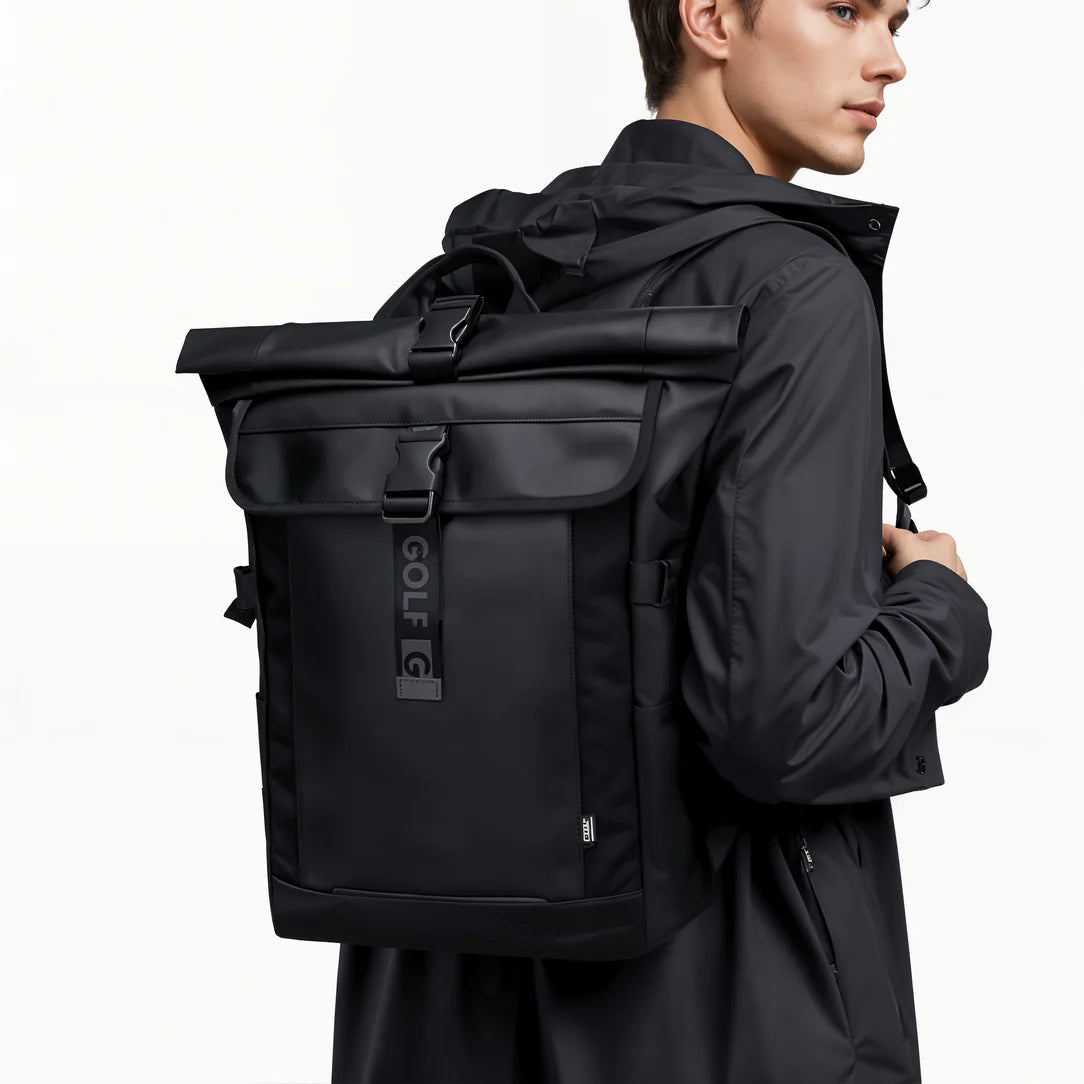 Sac à dos à roulettes noir.