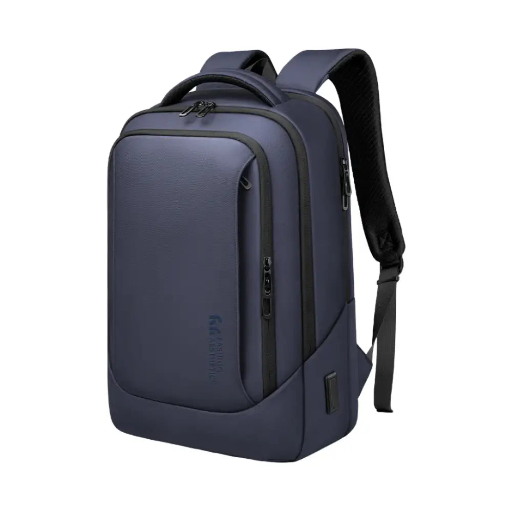 Sac à dos bleu marine.