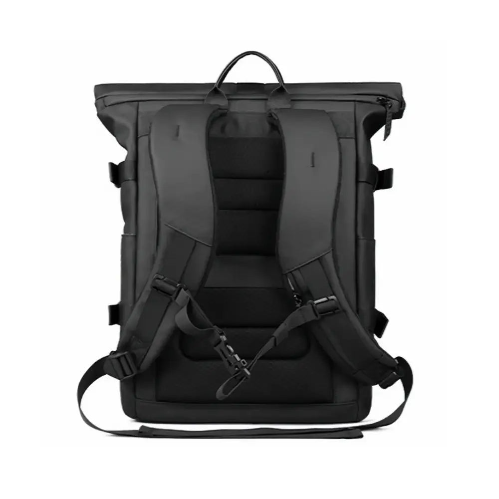 Sac à dos à roulettes noir.