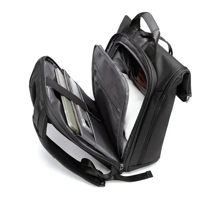 Sac à dos noir ouvert.