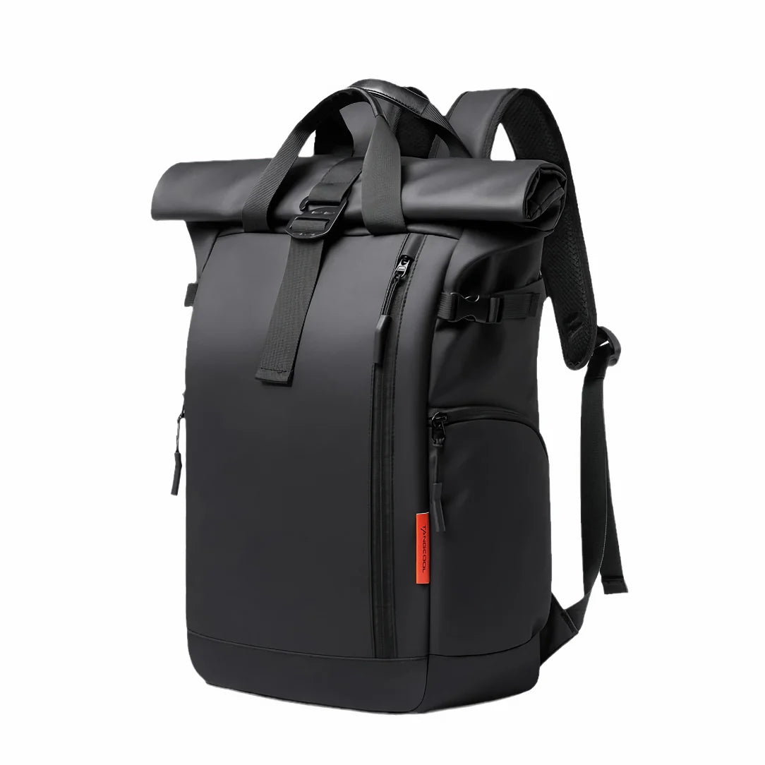 Sac à dos à roulettes noir.