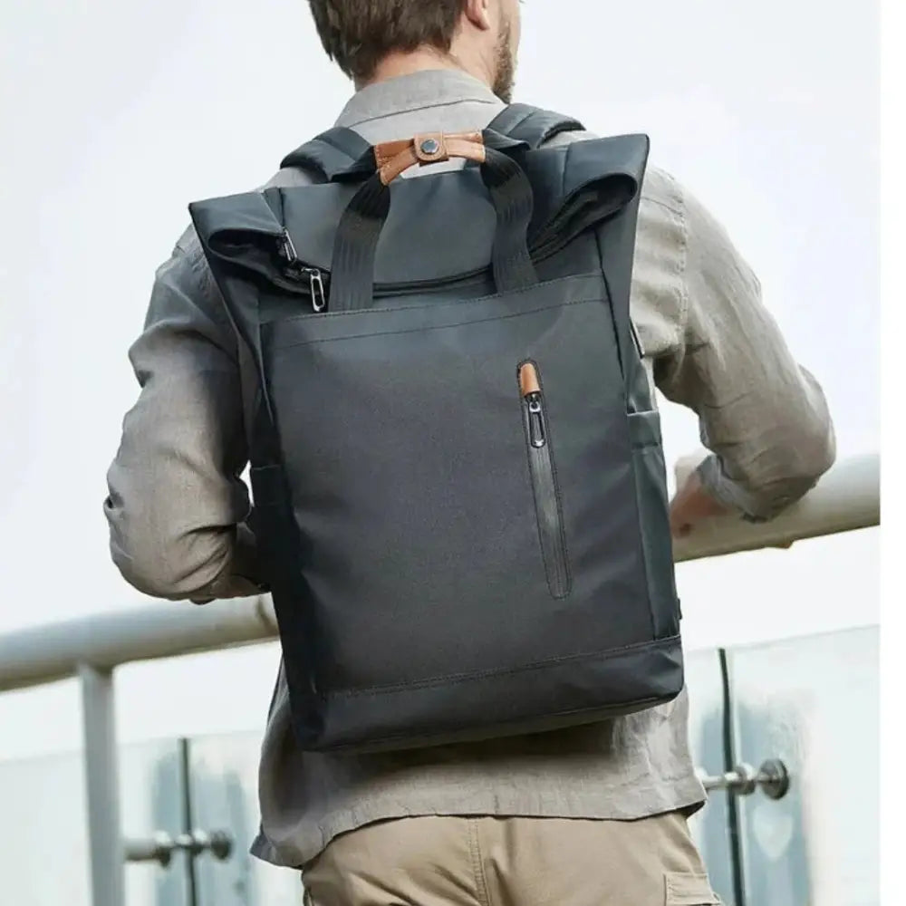 Sac à dos roll top homme gris, style tendance et pratique pour chaque occasion