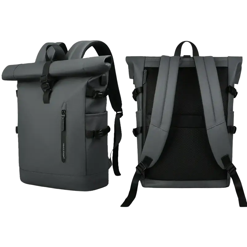 Sac à dos gris à roulettes.