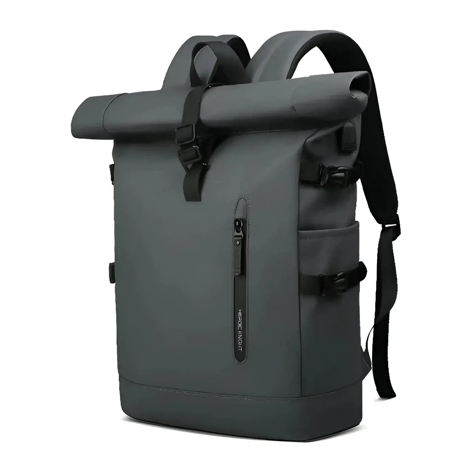 Sac à dos gris à roulettes.