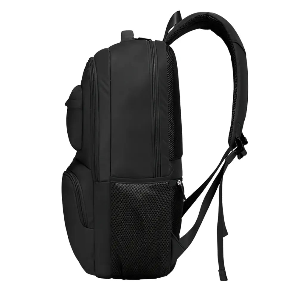 Sac à dos noir avec bretelles rembourrées.