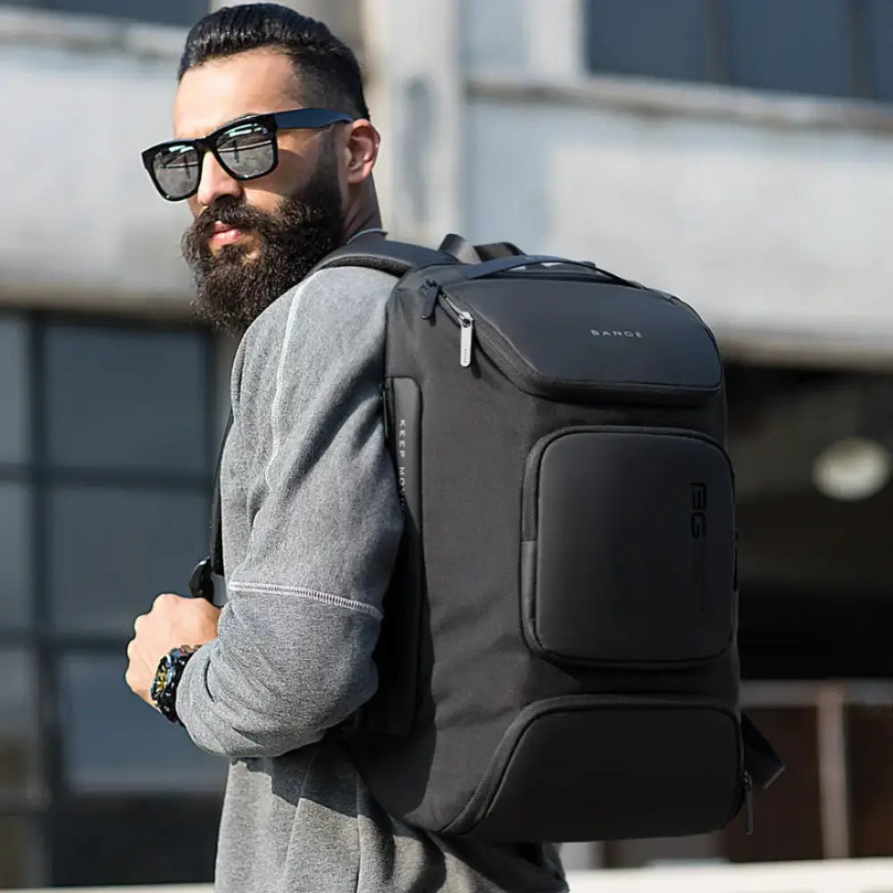 Sac à dos noir.