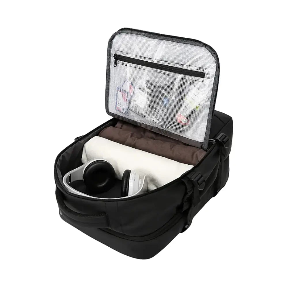 Sac de voyage noir ouvert.
