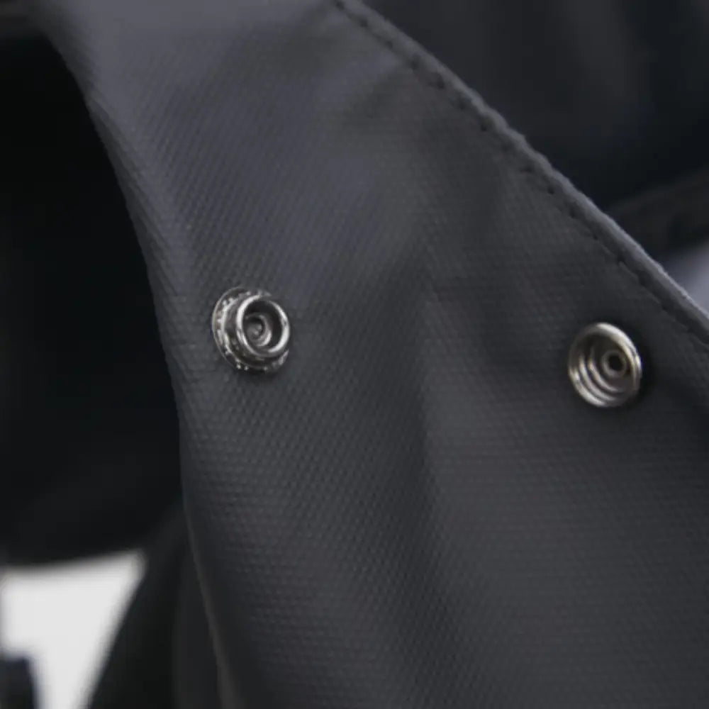 Sac à dos ville imperméable Hydra avec vêtement noir à pression métallique