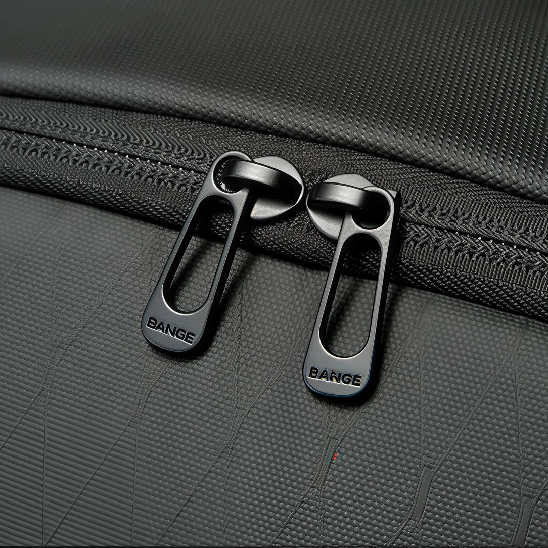 Poignée de zip noire sur Sac à dos waterproof ordinateur ergonomique ErgoLink