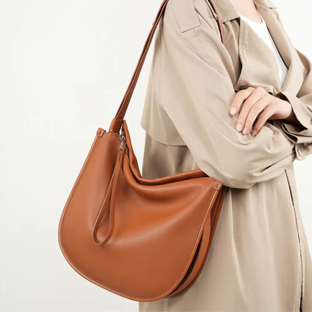 Sac à main chic en cuir marron véléa, sac à main élégant et tendance main chic