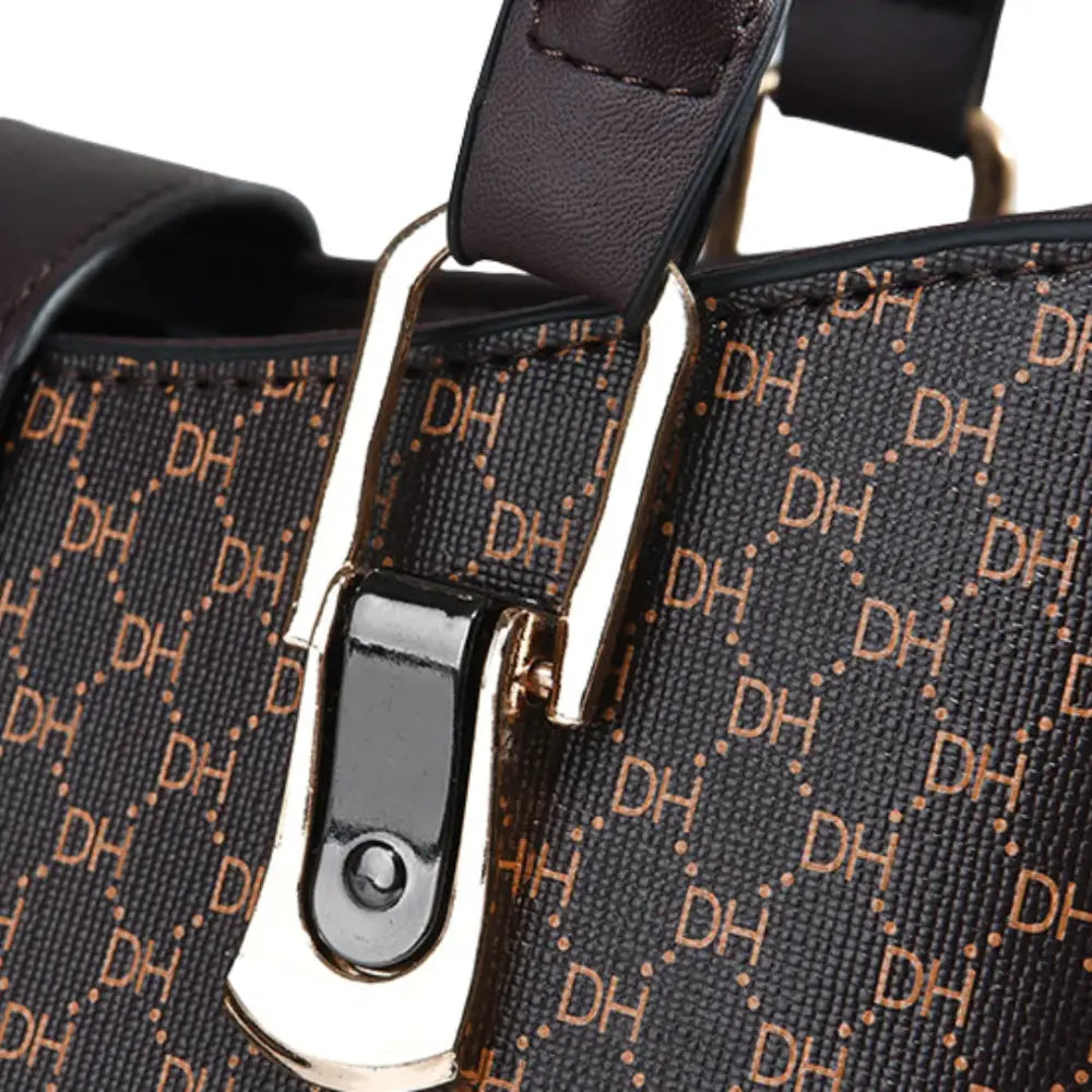 Sac à main classique en marron avec motif et hardware métallique pour femme