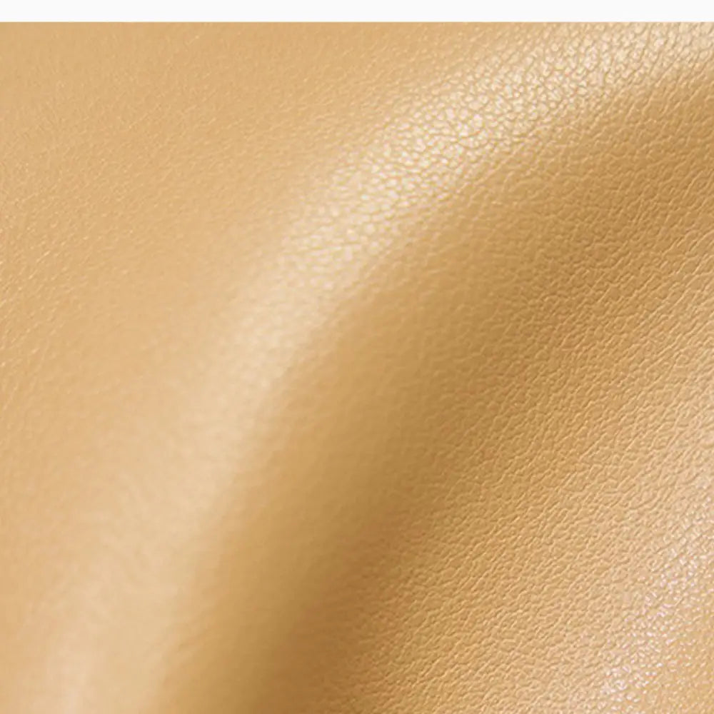 Texture en cuir tan pour sac à main d’été Solace, style élégant et naturel