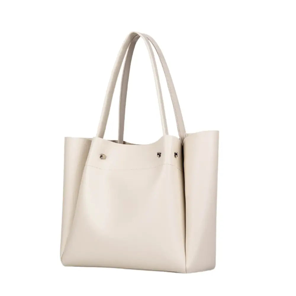 Sac à main fourre tout en cuir souple coloris crème, élégant et spacieux