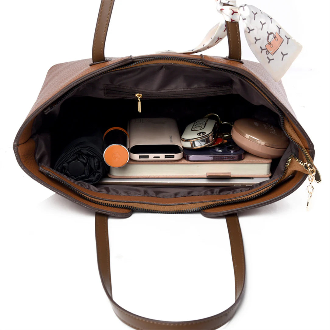 Sac à main porté épaule en cuir texturé avec contenus, Mereen