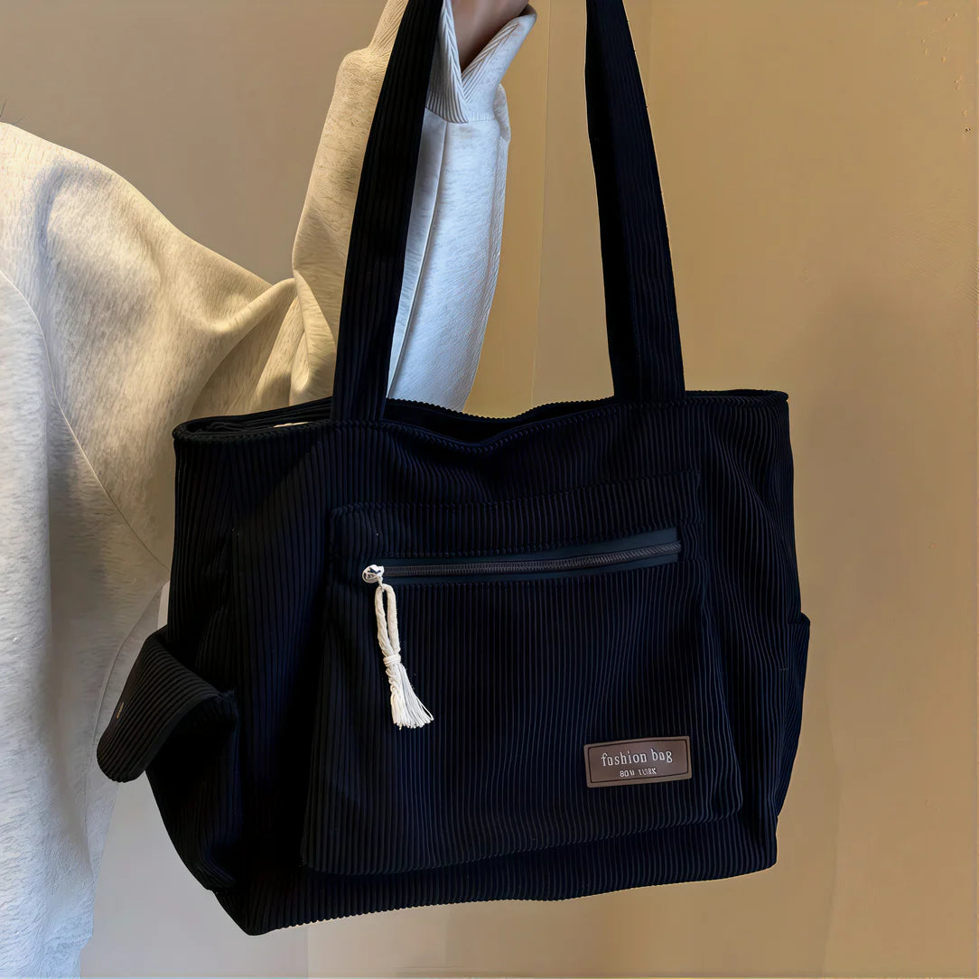 Sac besace en velours côtelé noir pour un style élégant et pratique