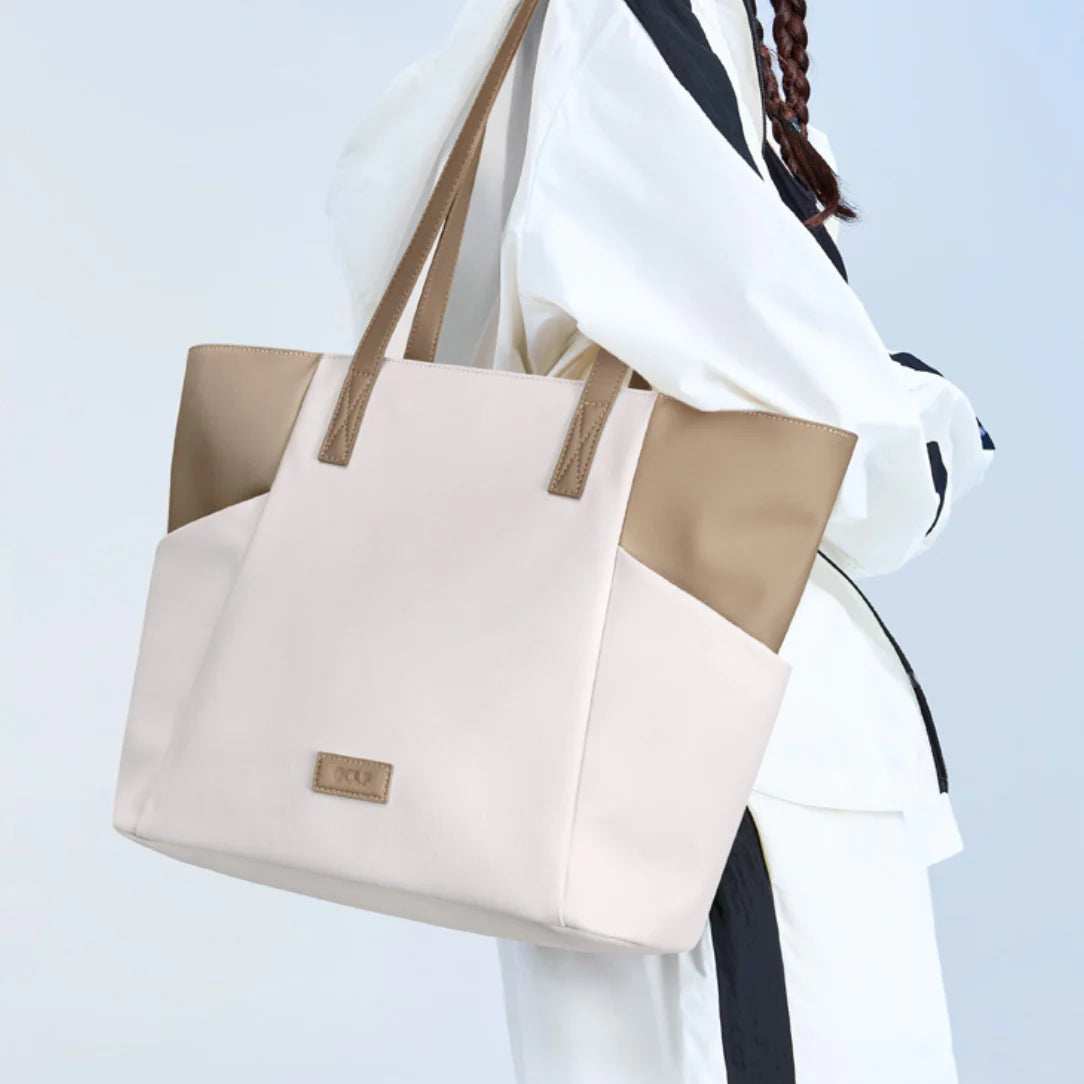 Sac cabas femme ordinateur avec deux tons et straps marron pour un style chic
