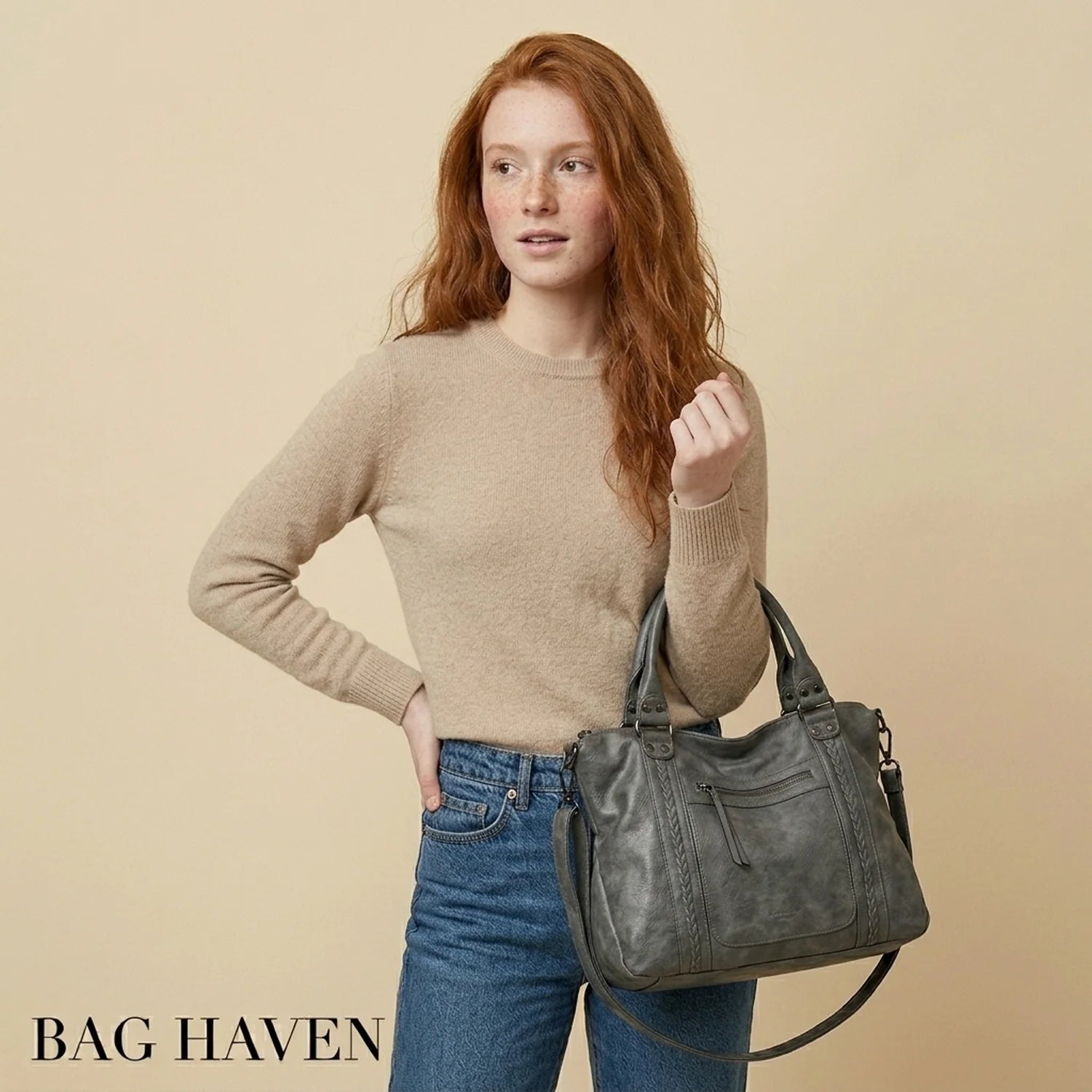 Sac de cours athéna en cuir gris foncé texturé avec détails tressés et poche avant zippée élégant et structuré