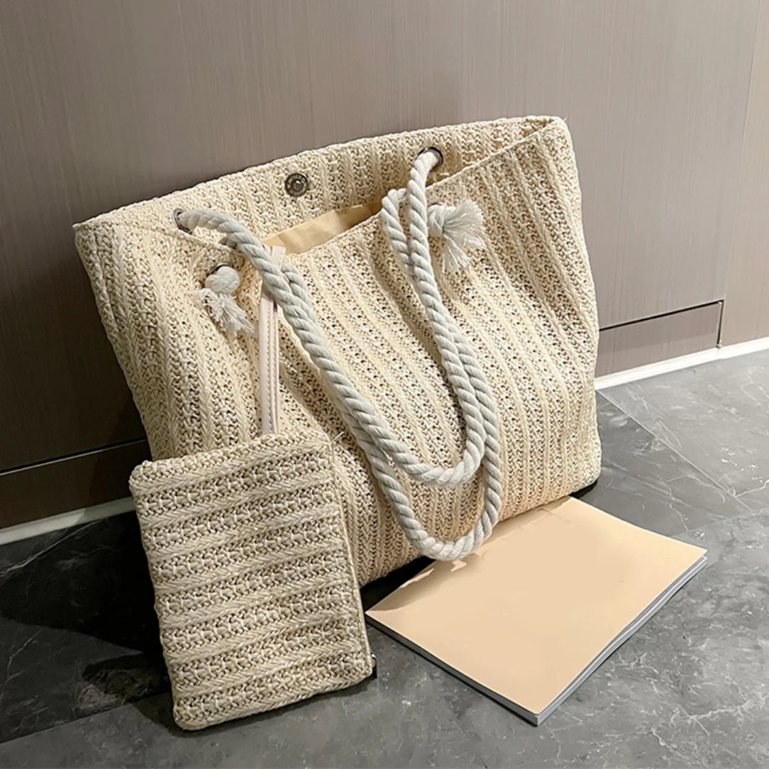 Sac de plage élégant Calypso avec une pochette assortie et un sac tressé à anses en corde