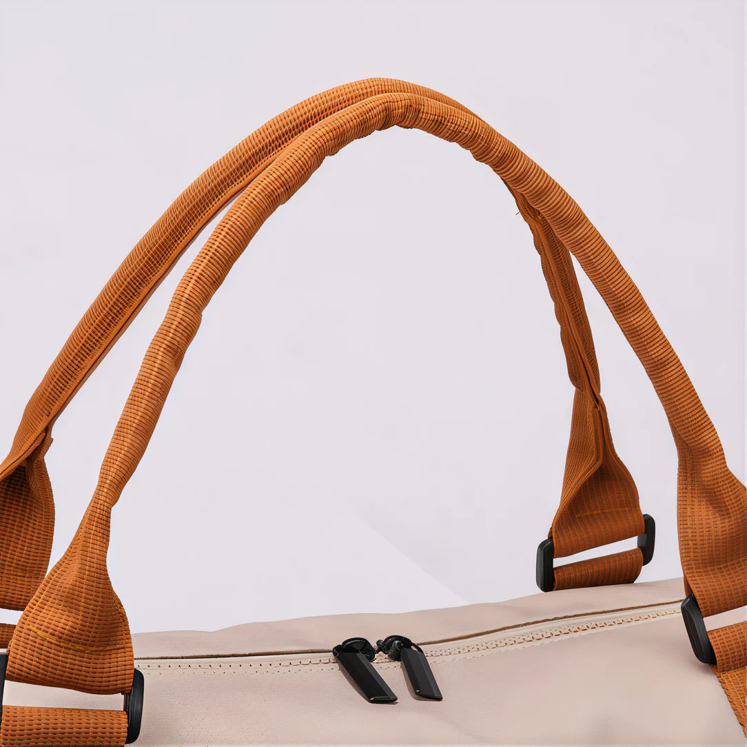 Sac de voyage cabine 45x36x20cm beige avec poignées marron, parfait pour voyage cabine