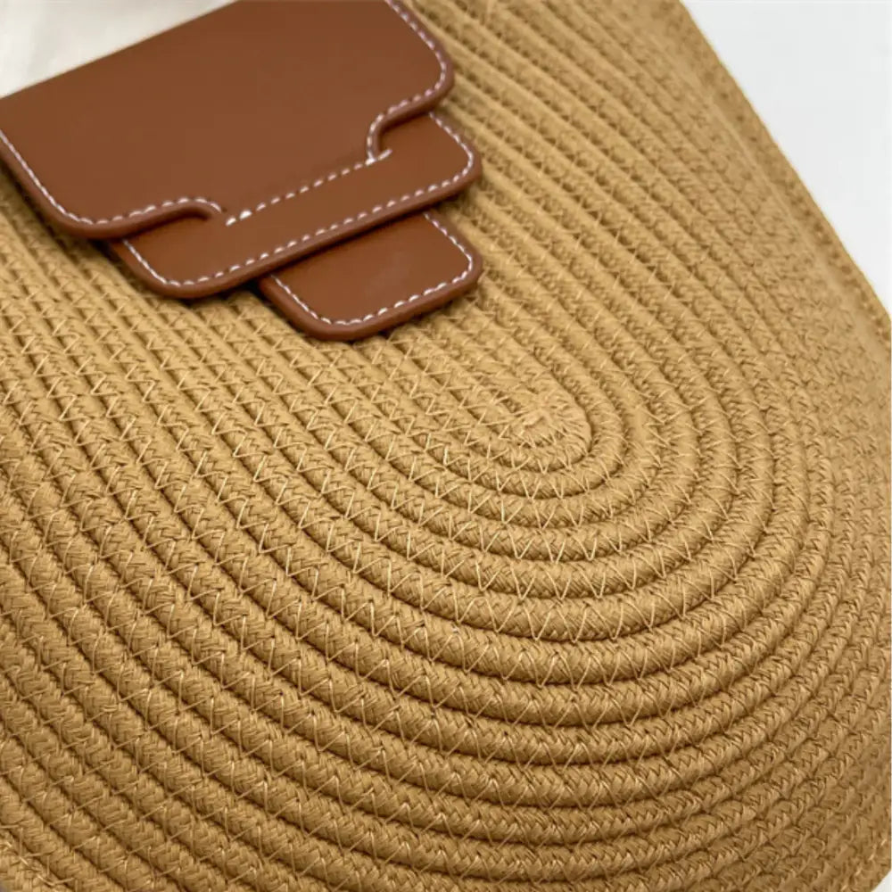 Sac demi lune de plage Luna avec sac demi lune tissé tan et fermoir en cuir marron