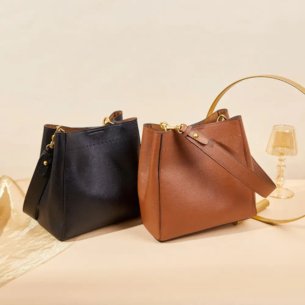 Deux sacs fourre-tout en cuir Nova, élégants et spacieux pour un style chic