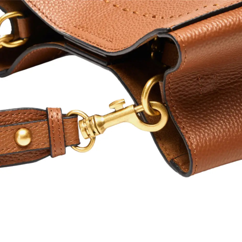 Sac fourre-tout cuir marron avec hardware en or pour un style élégant