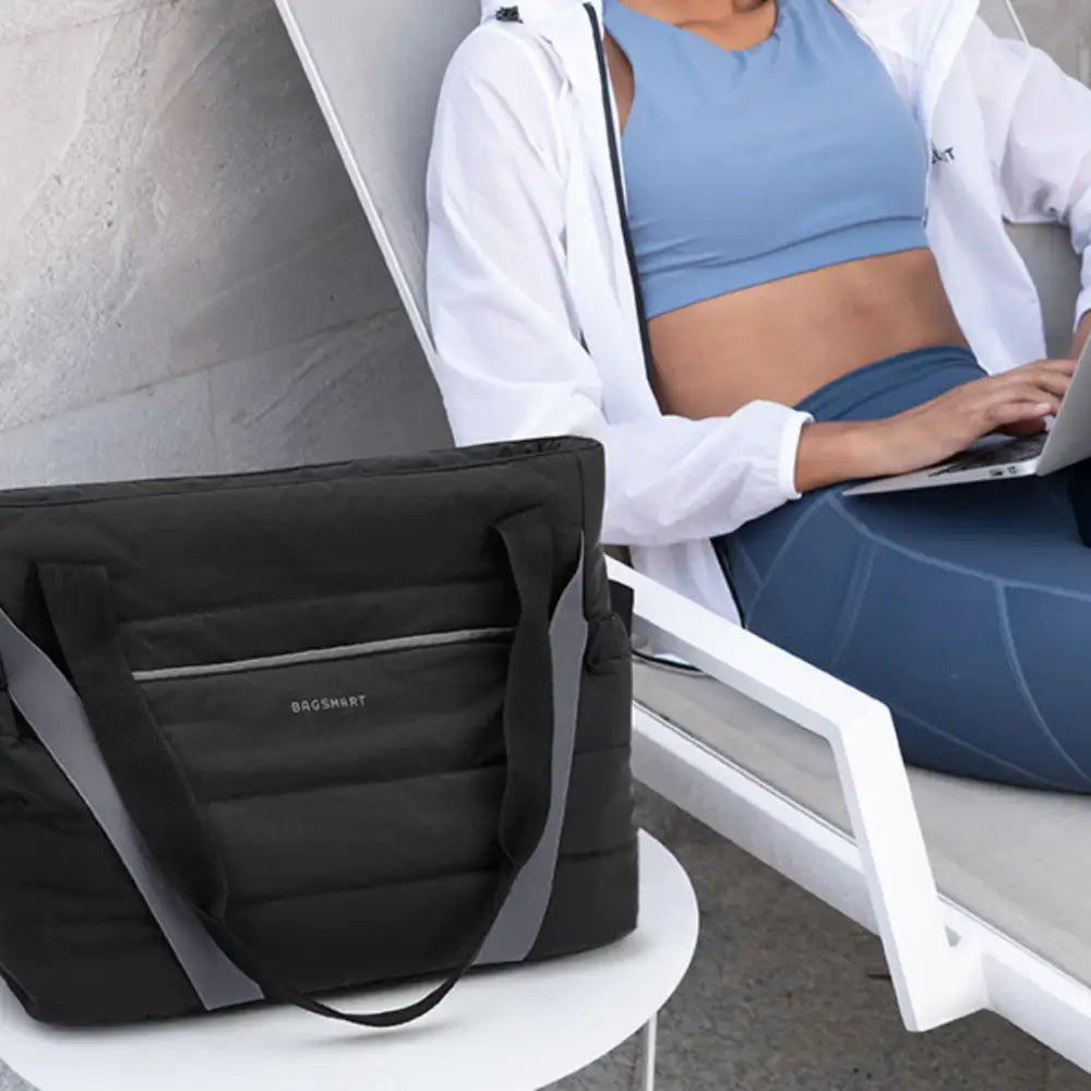 Sac fourre tout multifonction Carmin avec sac noir matelassé pour femmes