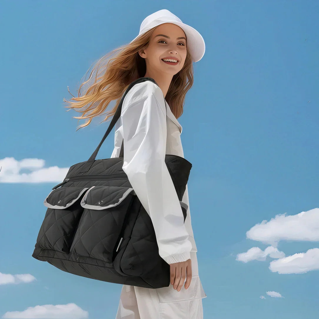 Sac fourre Tilda en cuir noir, format spacieux idéal pour les rythmes scolaires