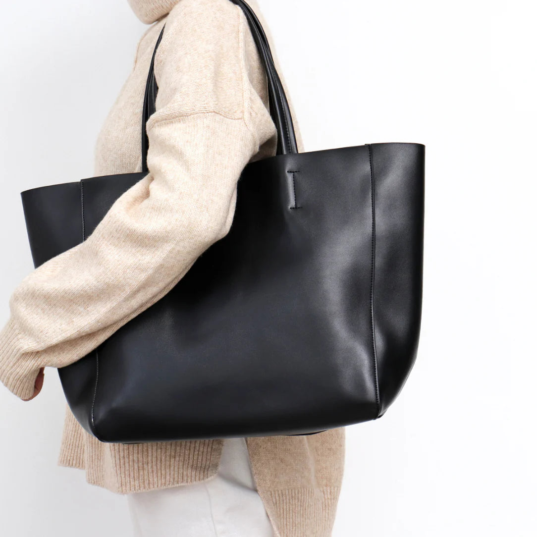 Sac fourre-tout souple cuir noir de la collection Avelor