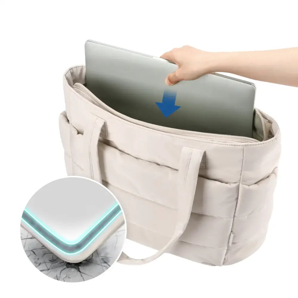 Sac fourre souple Lily en beige avec padding pour un style élégant et pratique
