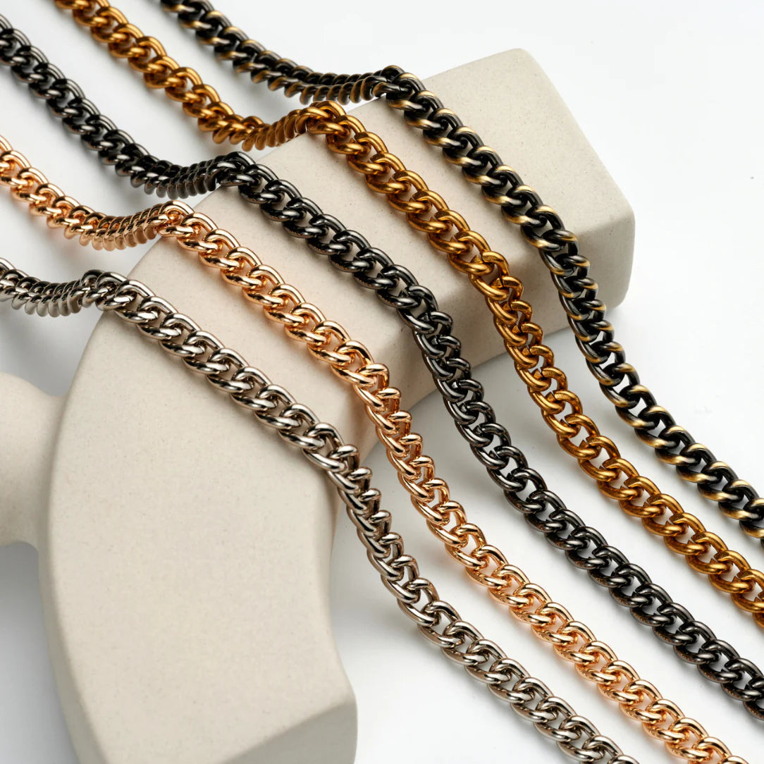 Assorted metal curb chains for sacs à main à chaîne métallique, élégant et durable