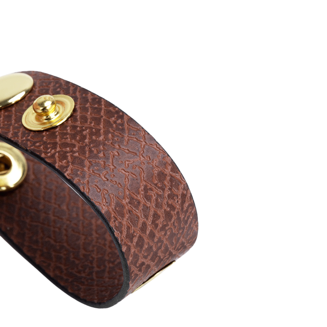 Bracelet en cuir à motif serpent brun avec snaps en or pour boucle de sac en cuir