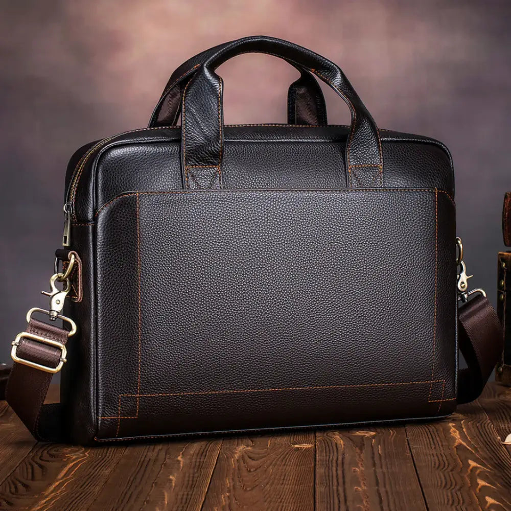 Sac à bandoulière cuir premium Ovyn avec poignée en cuir et bandoulière adjustable