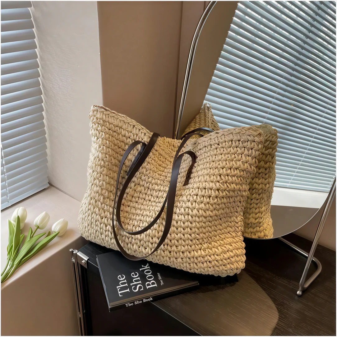 Sac de plage en paille Liora avec anses marron, sac tressé en paille naturelle