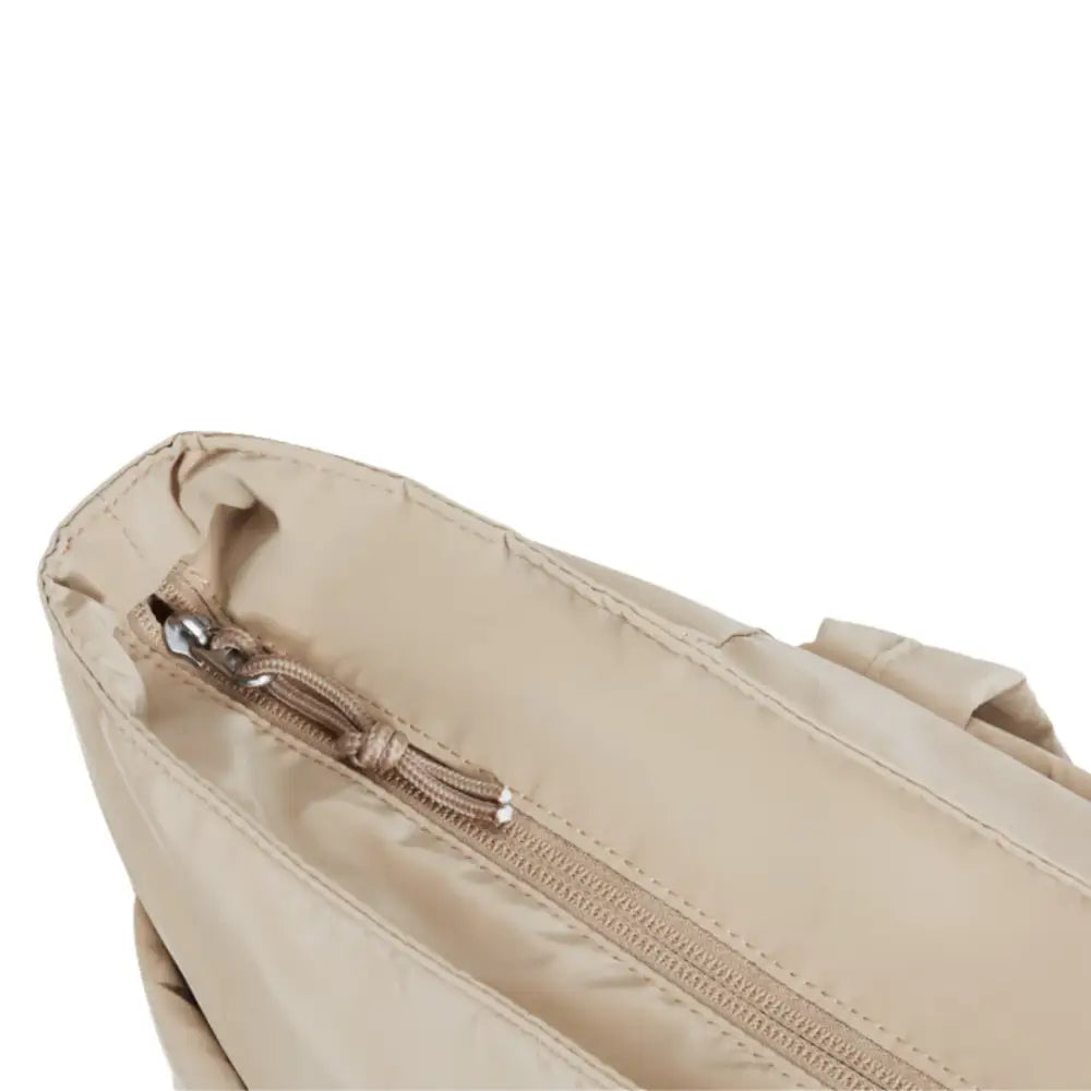 Grand sac fourre-tout beige avec zip pour un style pratique et élégant