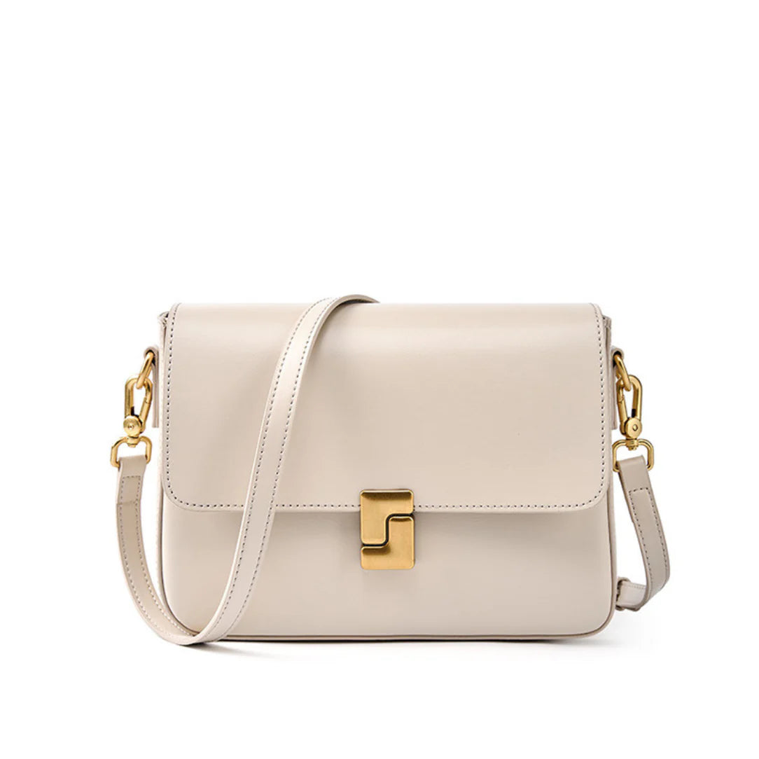 Petit sac à main en cuir beige avec rabat aimanté et hardware doré Chanelys