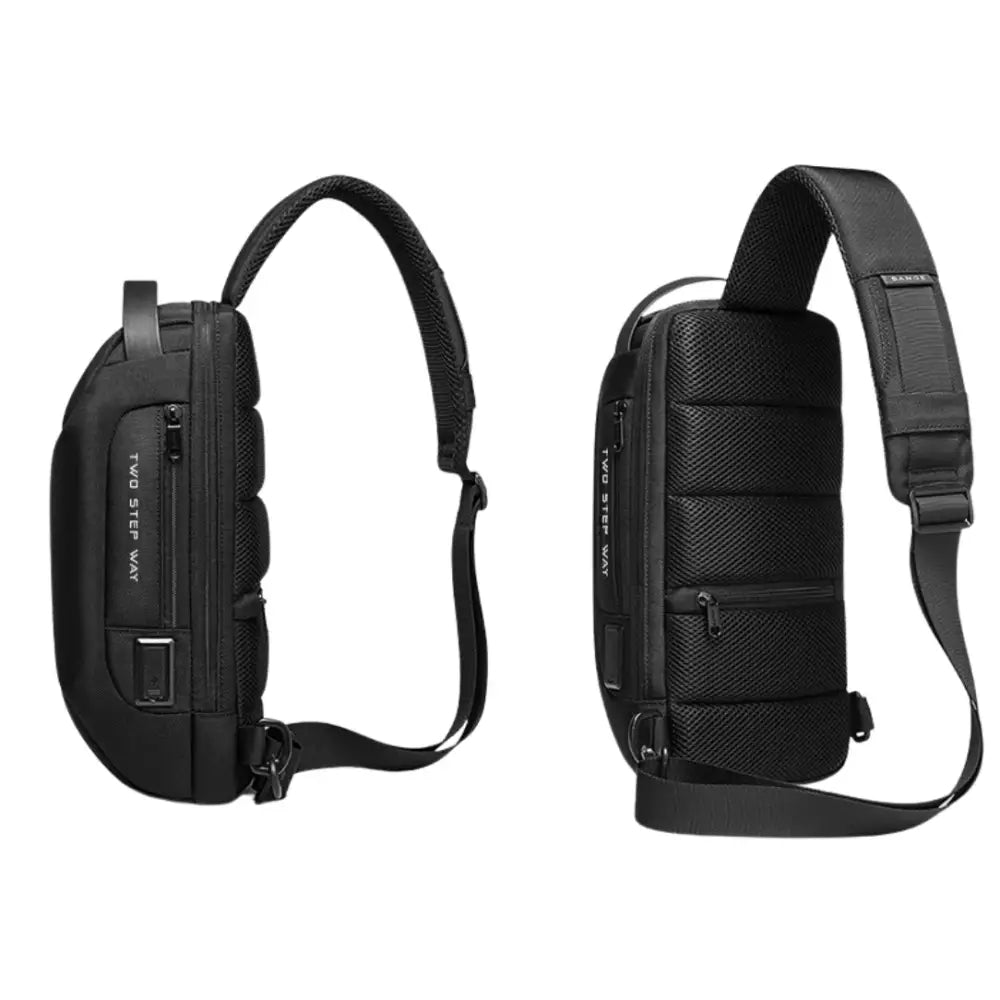 Sac à dos en bandoulière noir.