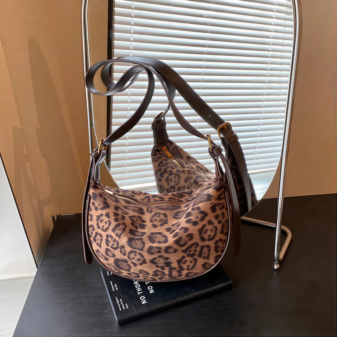 Sac à bandoulière léopard compact avec bandoulière léopard élégante pour un style chic