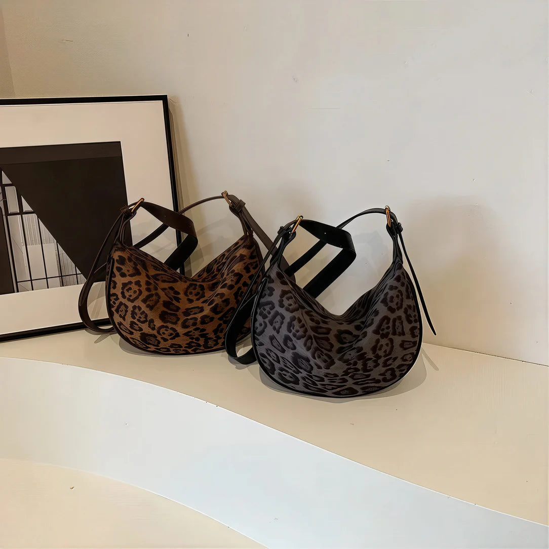 Deux sacs à bandoulière léopard élégant avec bandoulière léopard en format compact