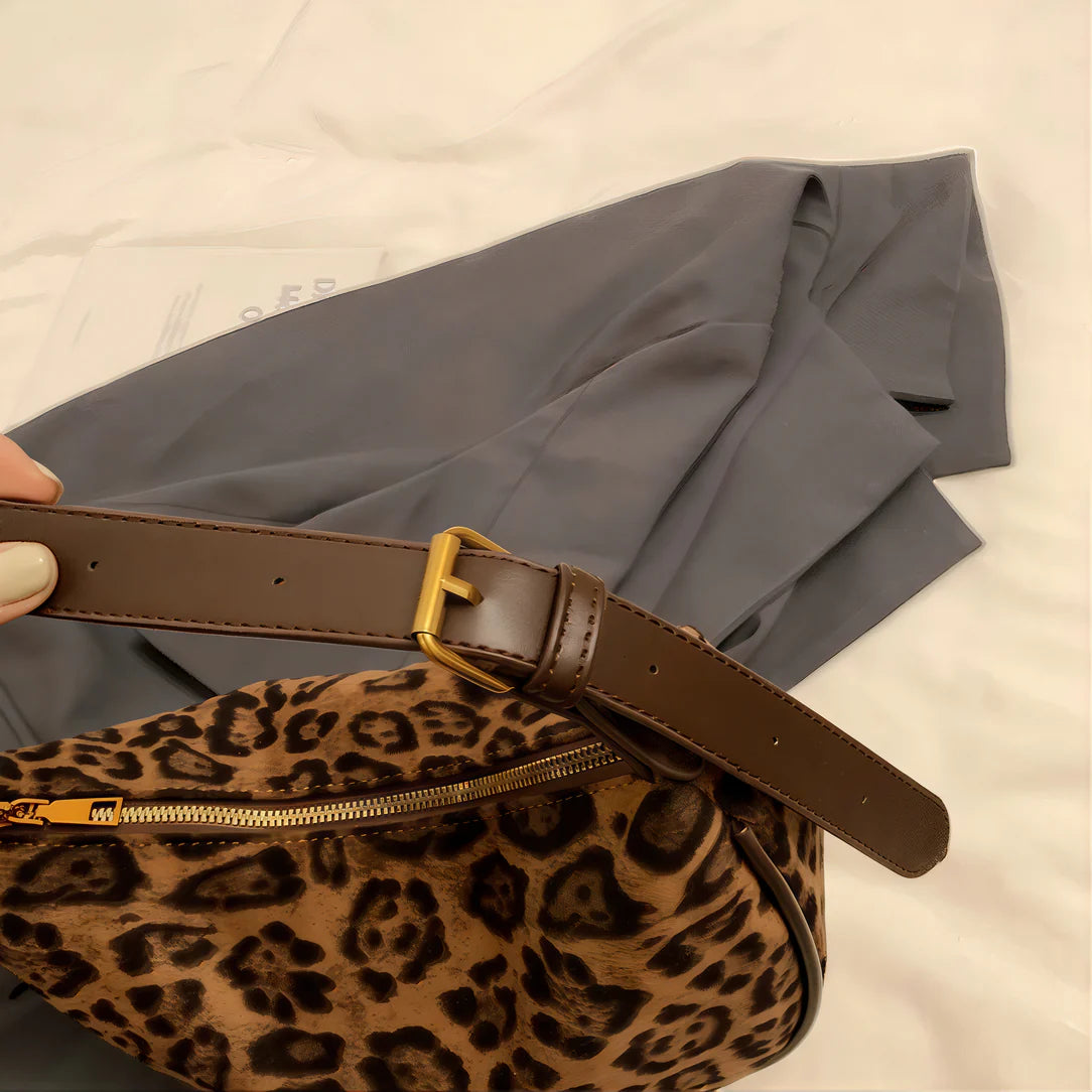 Sac à bandoulière élégant en léopard avec bandeau marron, format compact