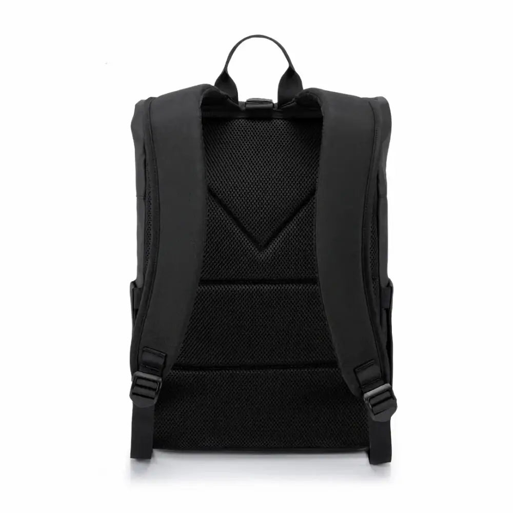 Sac à dos noir avec dos rembourré.