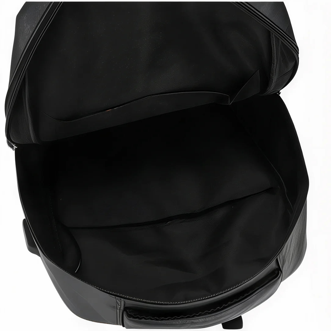 Sac à dos en cuir Kavren noir ouvert avec port USB intégré pour un style pratique
