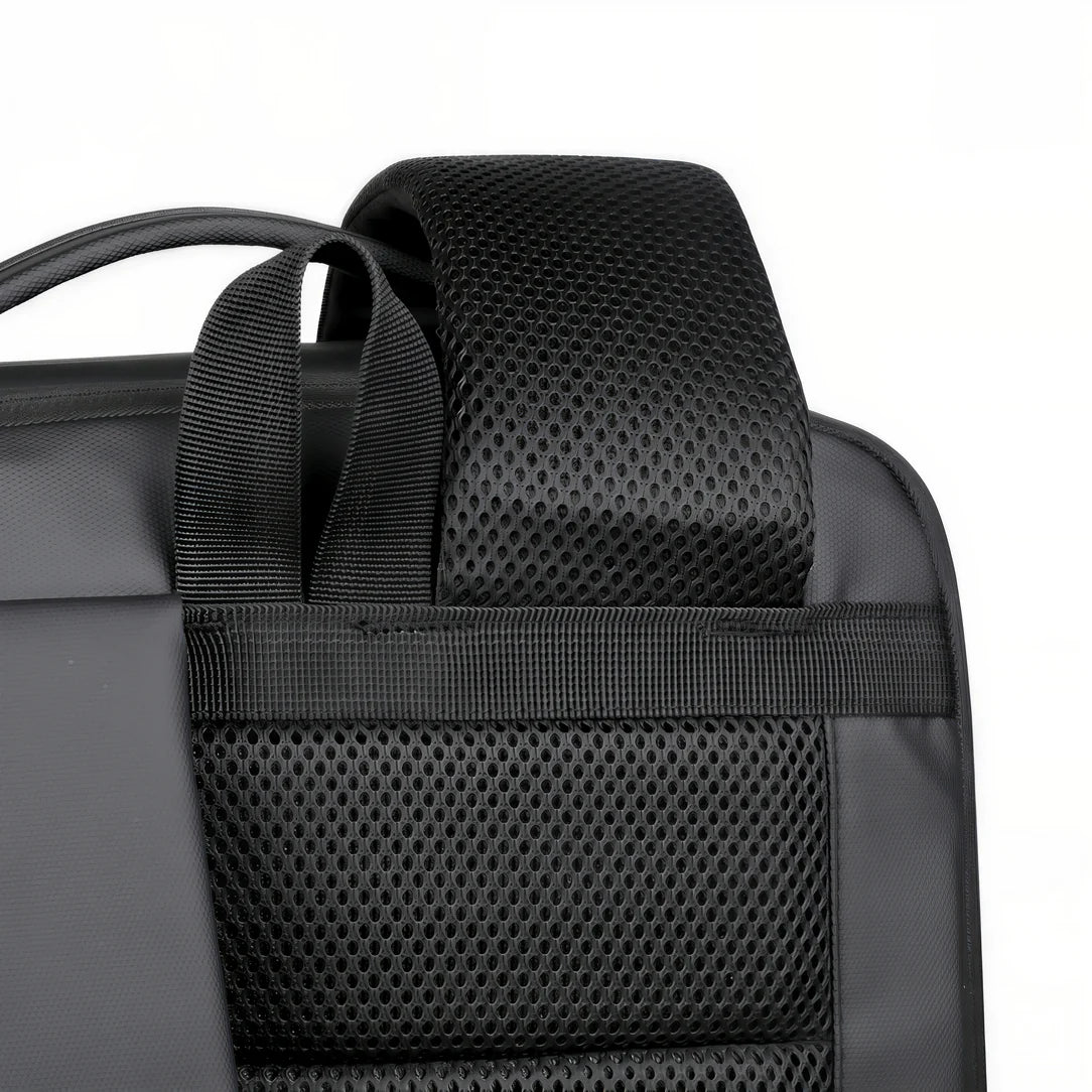 Détail du sac à dos moderne pour ordinateur Straton en noir